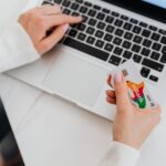 Een afbeelding van een digitale betalingsgateway met een focus op beveiligde transacties en gebruiksgemak.